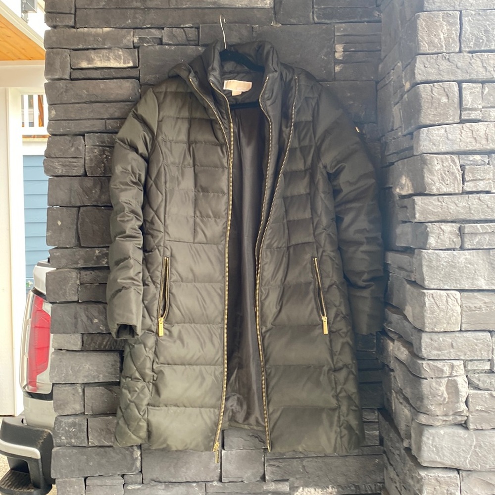 WOMENS MICHAEL KORS GREEN PUFFER JACKET W/ GOLD DETAILING SIZE:M